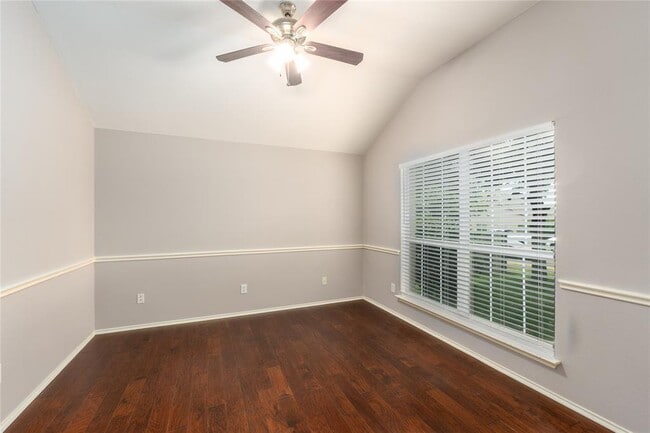 Building Photo - 116 Amberwood Ct