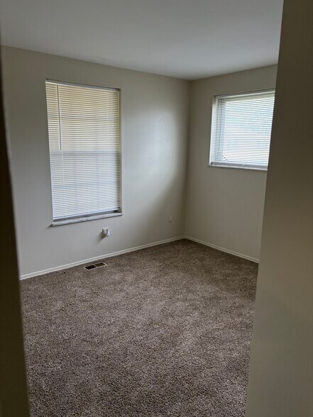 Building Photo - 7781 Sebring Dr