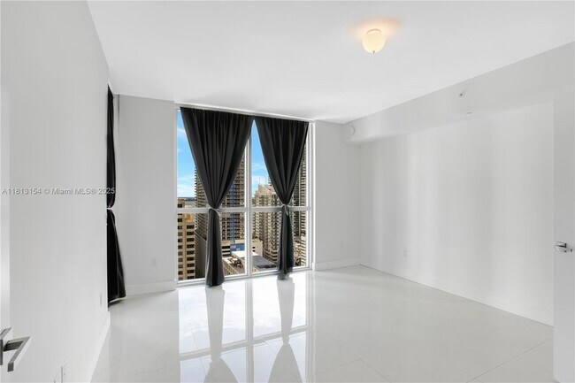 Building Photo - 1080 Brickell Ave