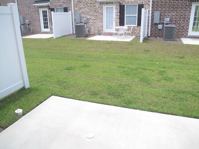 Building Photo - 160 Connor Lp