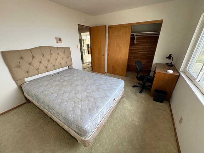 Building Photo - 721 Hillside Ave