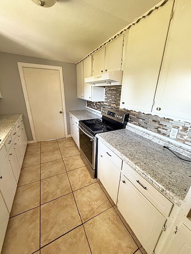 Building Photo - Nice 3 Bdrm 1 Bath Home in Gunter Texas