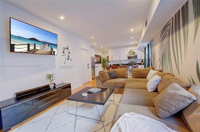 Building Photo - 524 NW 35th St