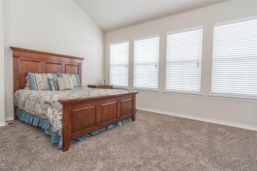 Building Photo - 4105 Comanche Dr