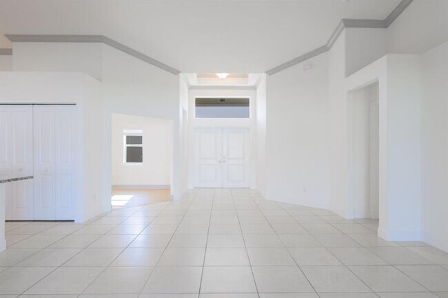 Building Photo - 3838 SW Hainlin St