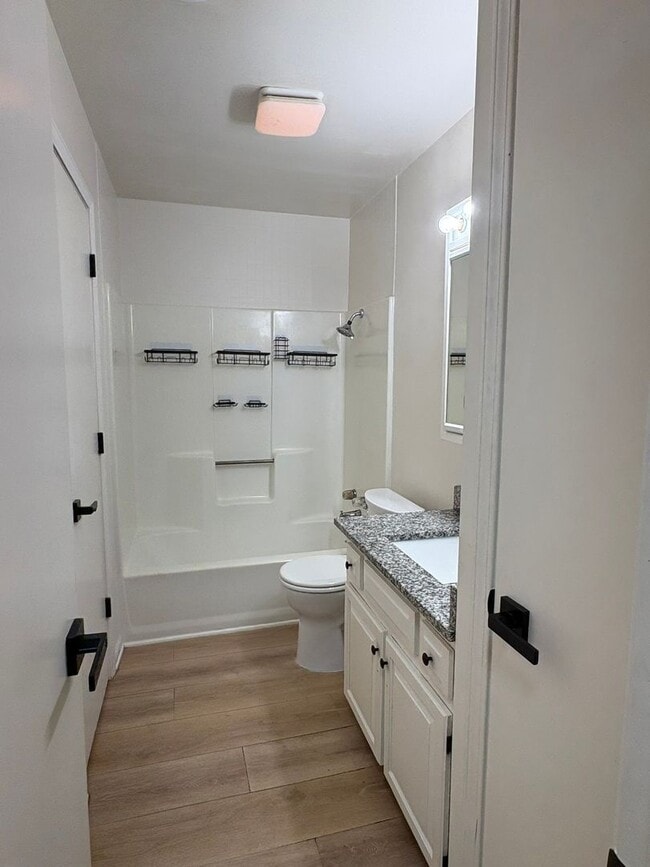 Building Photo - Delightful 2 Bedroom Bungalow Home-317 Woods