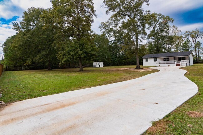 Building Photo - 2036 County Rd 3434N