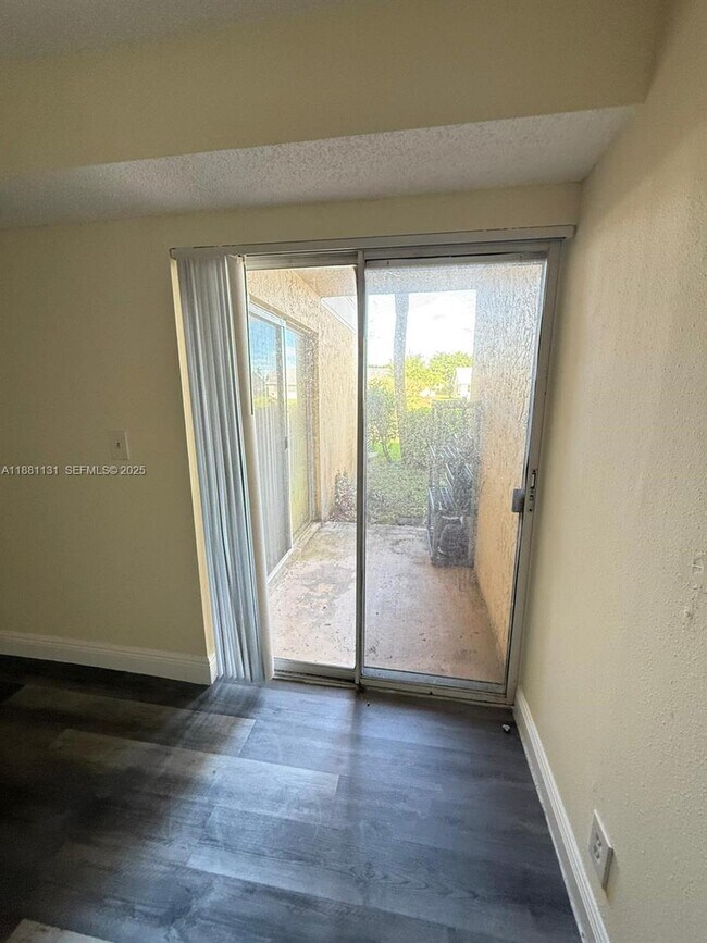 Building Photo - 7650 Westwood Dr