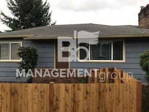Building Photo - Fantastic Location! This is a great 2 bedroom 1 bath ranch-style home, in the heart of Concordia/...