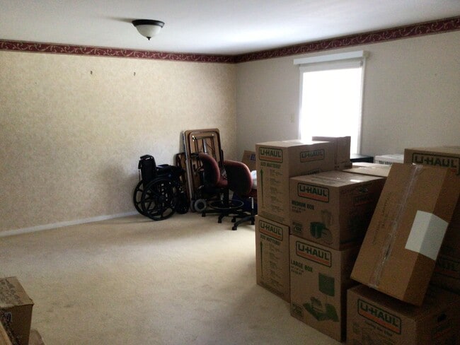 Building Photo - Spacious Ranch Home on 2.35 Acres – Private Setting with Endless Potential