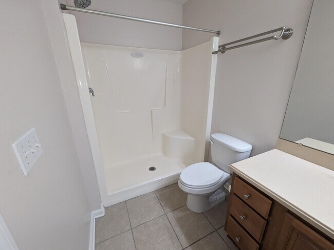 Building Photo - 2410 Quazar Cir
