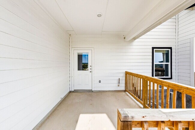 Building Photo - LOWEST PRICED!!!!!