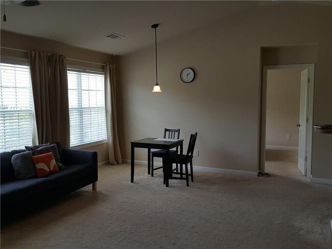 Building Photo - 805 Pleasant Hill Rd