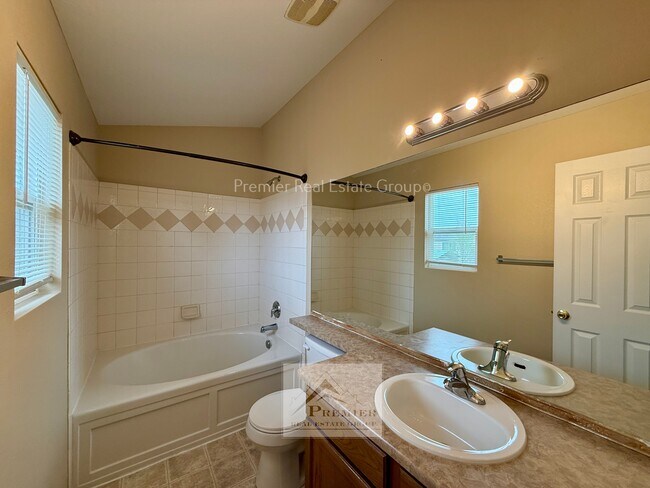 Building Photo - 6769 Ventana Ln