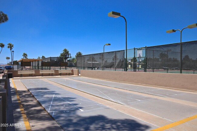 Building Photo - 1831 E Lindrick Dr