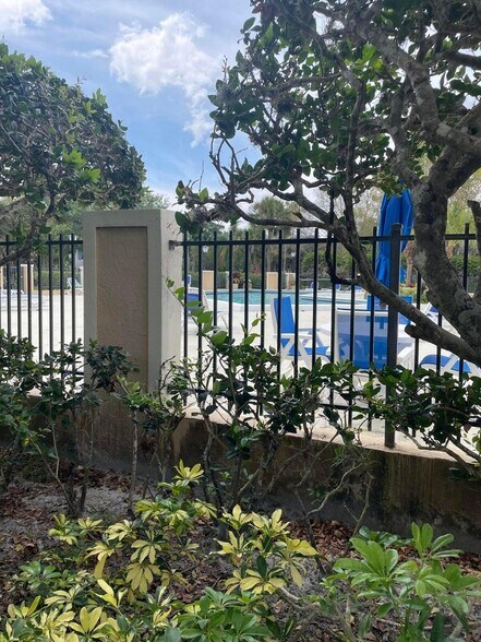 Building Photo - 579 Prestwick Cir