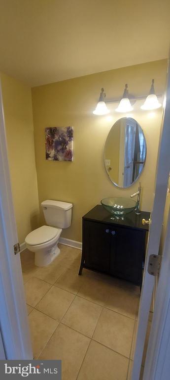 Building Photo - 575 Odendhal Ave