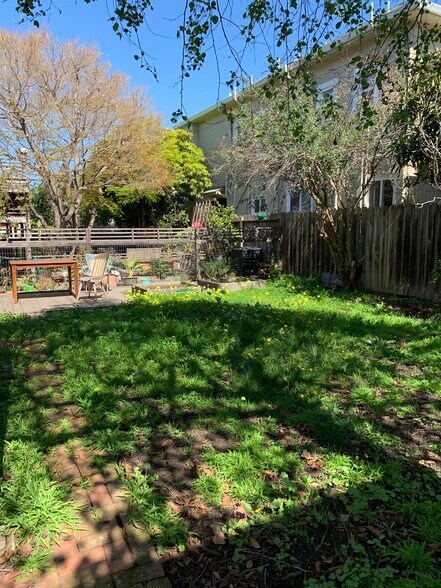 Building Photo - 2731 Grant St