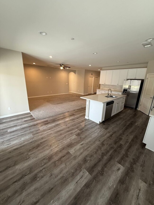 Building Photo - 6217 Curvy Hills Dr