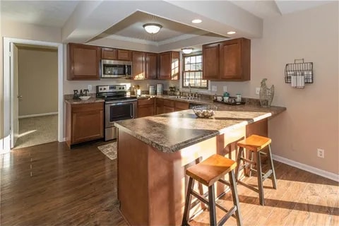 Building Photo - 211 Hillview Dr