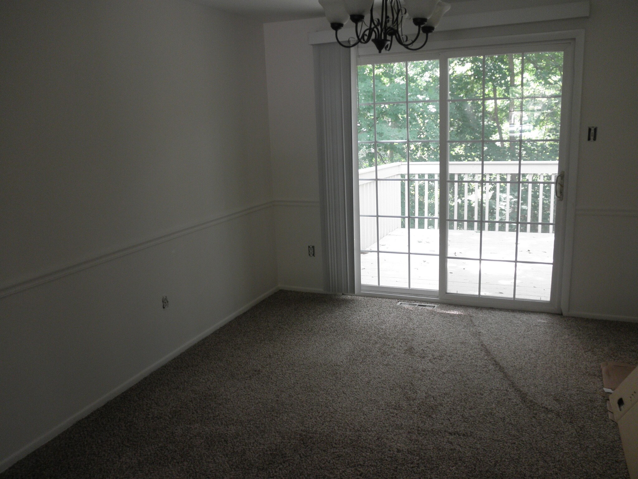 Building Photo - 124 Treeview Dr