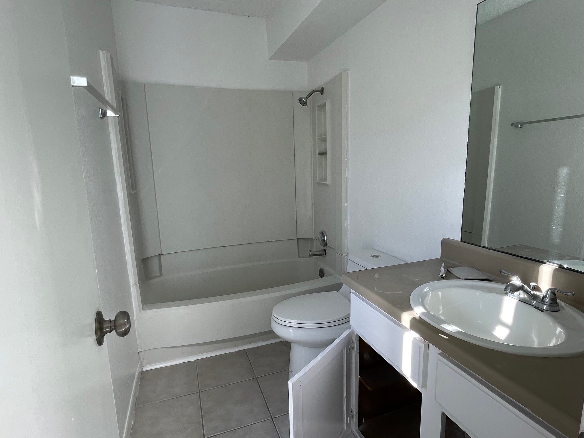 Building Photo - 2310 Capitan Dr