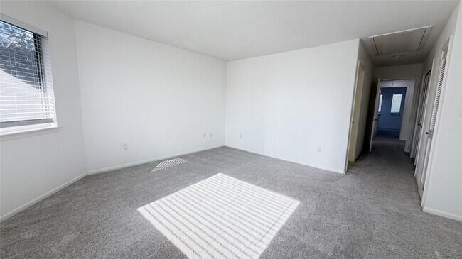 Building Photo - 4601 Country Club View