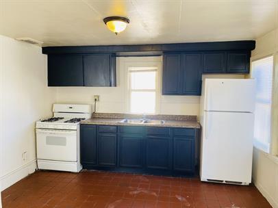 Interior Photo - PM354 - 1435 East Benson Highway