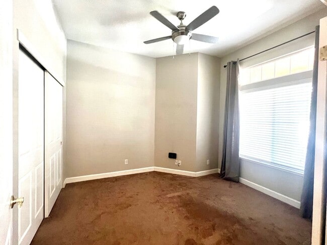 Building Photo - 649 Garden Park Dr