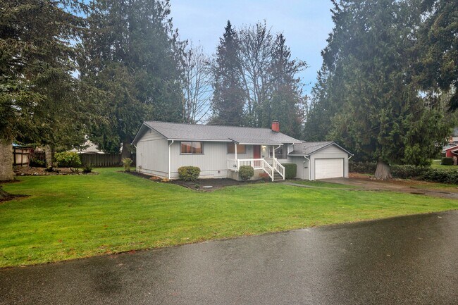 Building Photo - Country Living Close to the City in Monroe