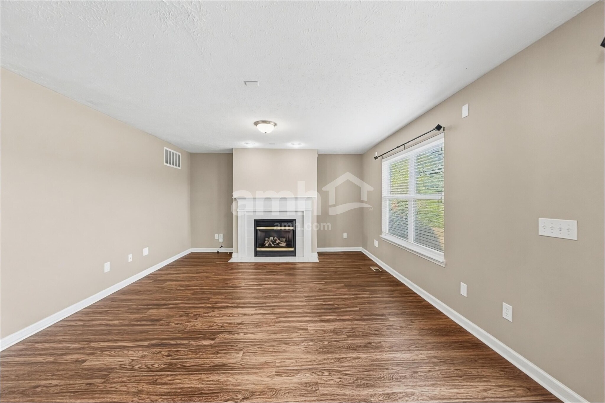 Building Photo - 10942 Alamosa Dr