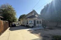 Building Photo - FOR RENT!! AVAILABLE 12/20/2025