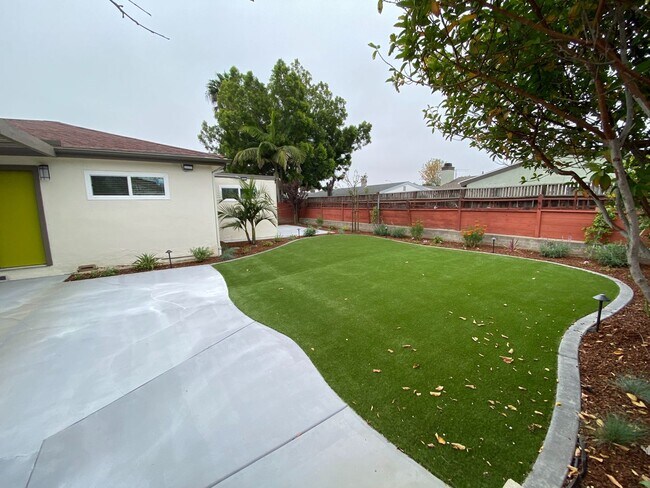 Building Photo - 7 BD, 3 BR. Spacious Yard!! (Lease out, pe...
