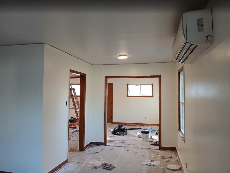 Building Photo - 2751 Henley Dr