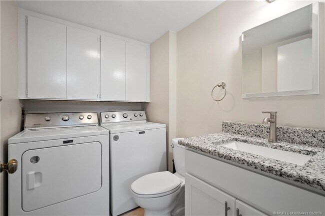 Building Photo - 3098 SW Sunset Trace Cir