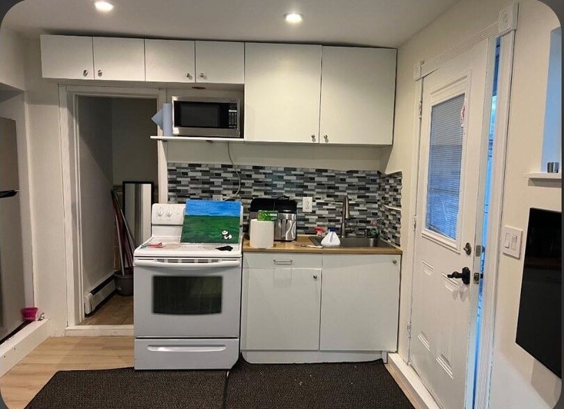 Building Photo - 19 Shamrock Ln