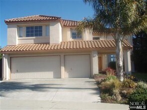Building Photo - Expansive Oasis with a Guest House, Pool, ...