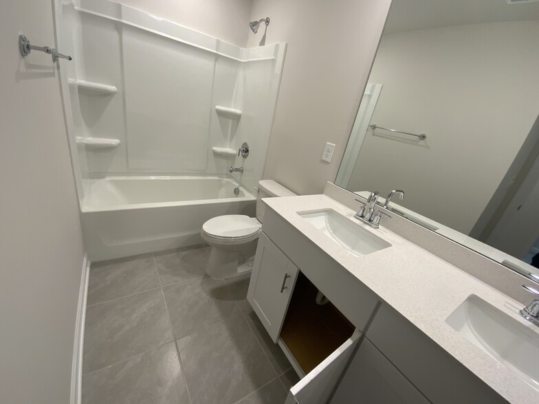 Building Photo - 12408 Larue Ln