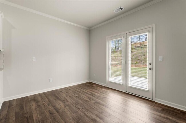 Building Photo - 348 Belmont Dr