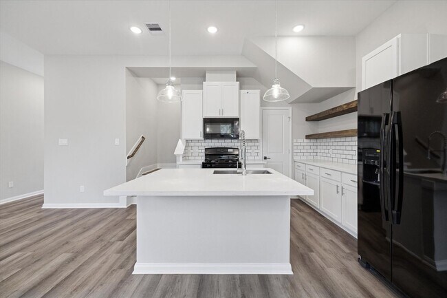 Building Photo - Brand New Construction in Clark Meadows!