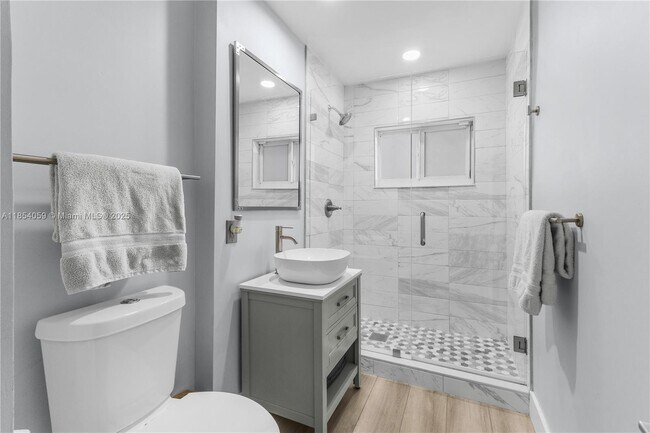 Building Photo - 340 NE 129th St