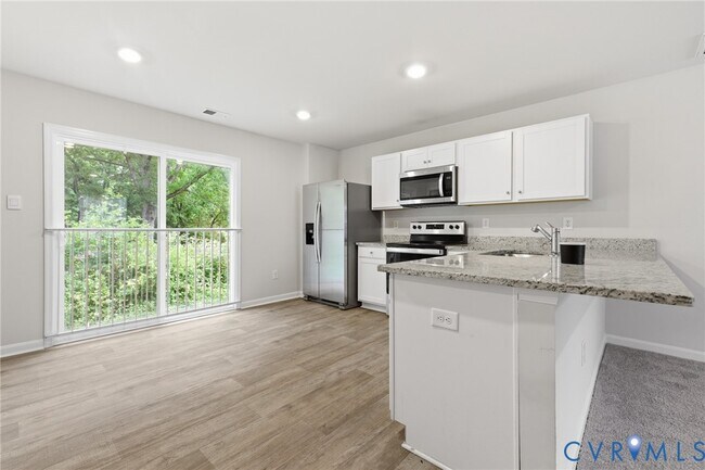 Building Photo - 3605 Roselawn Ter