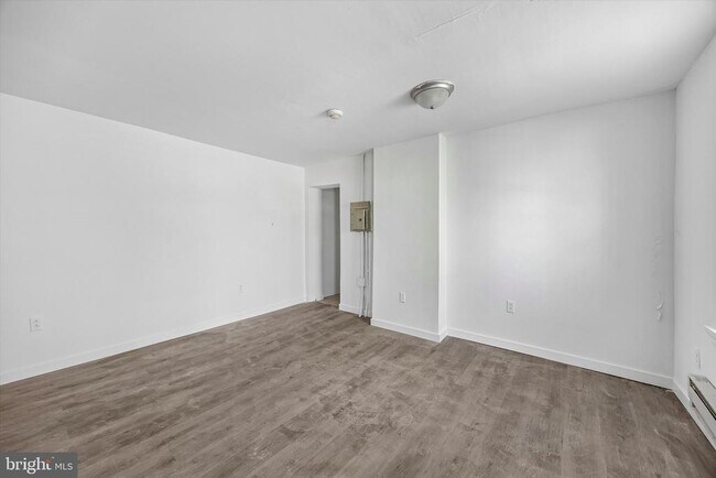 Building Photo - 523 Concord Ave