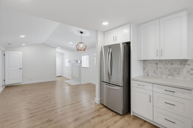 Building Photo - 2710 Chaffee St