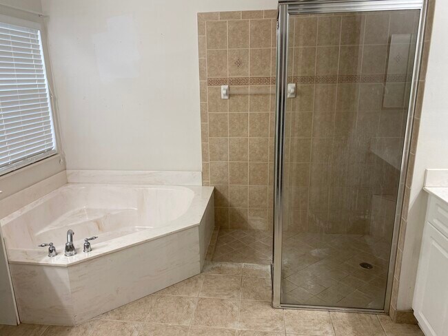 Building Photo - 375 Lexington Ave SW