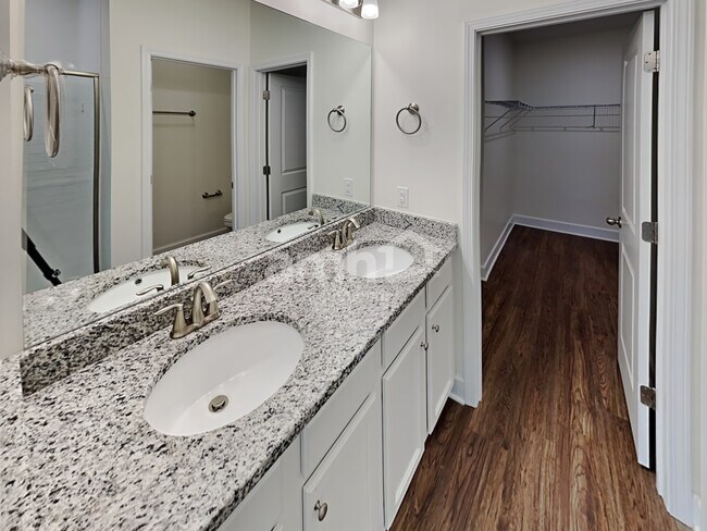 Building Photo - 4308 Longfellow Dr