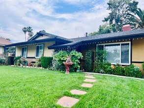 Building Photo - 808 Orchard Dr