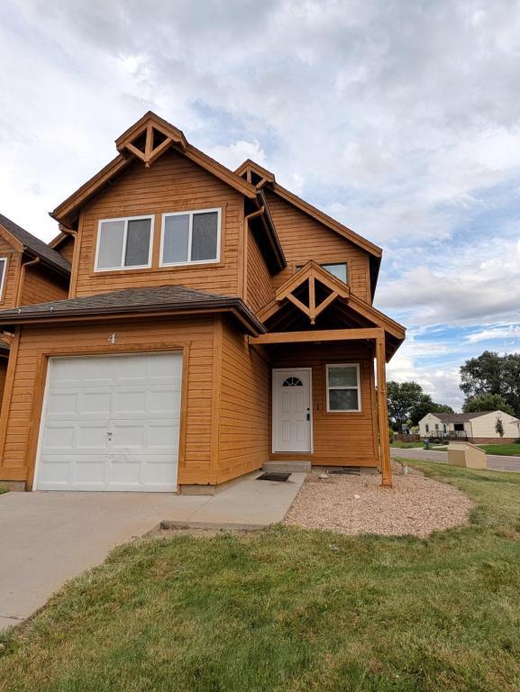 Primary Photo - 851 Denver St