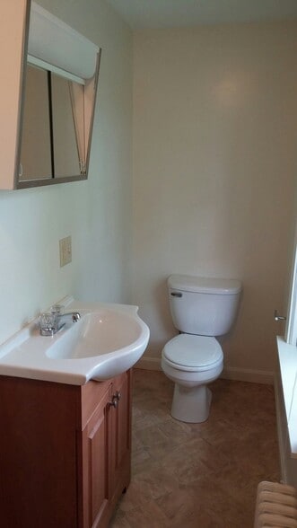 Building Photo - 14 Myrica Ave