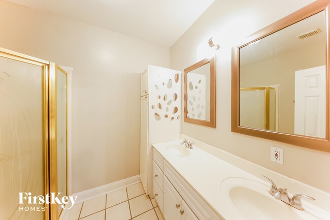 Building Photo - 125 Charleston Way